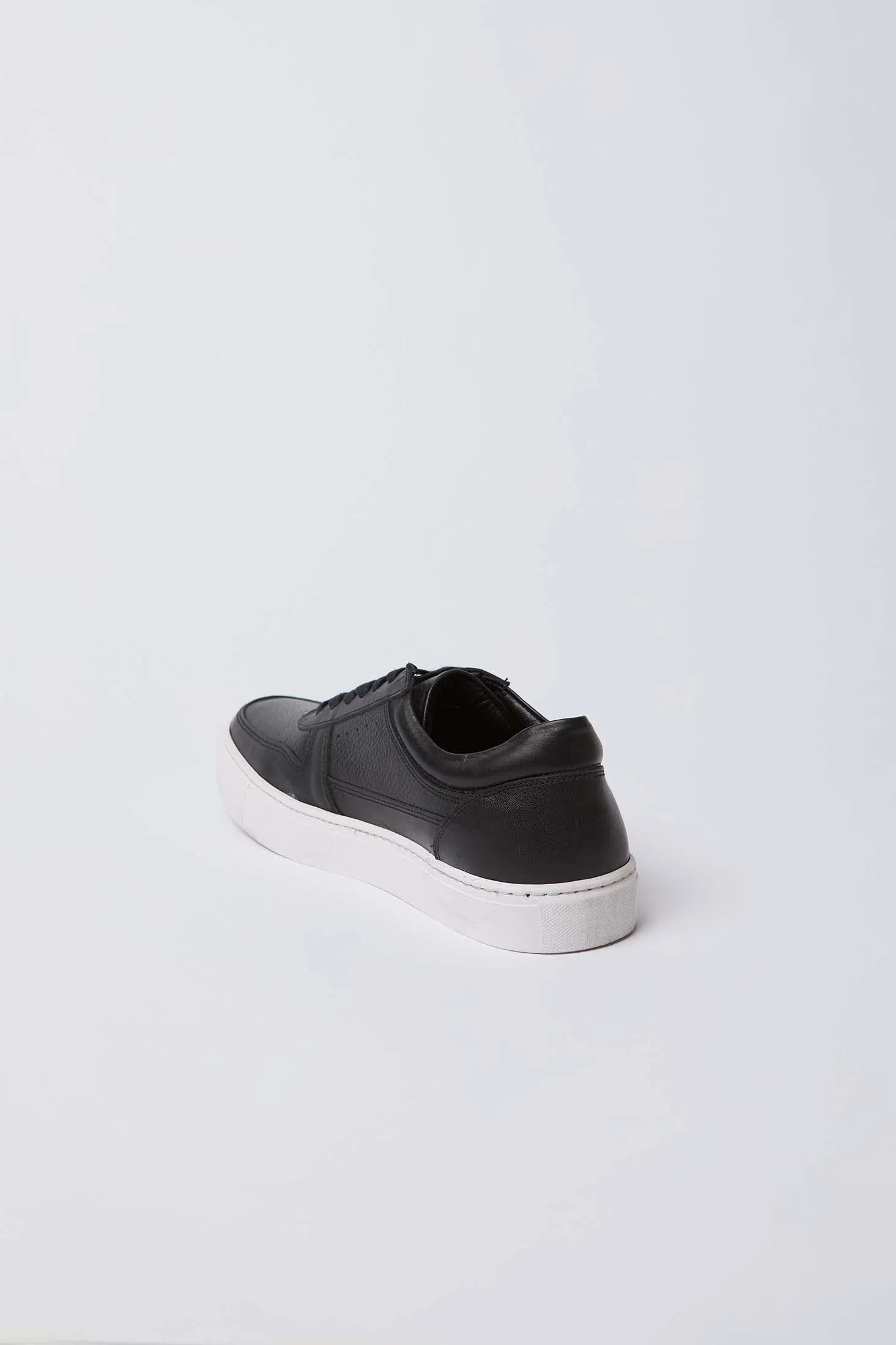 Men Shoes Genuine Leather Lace-Up Sneakers Black