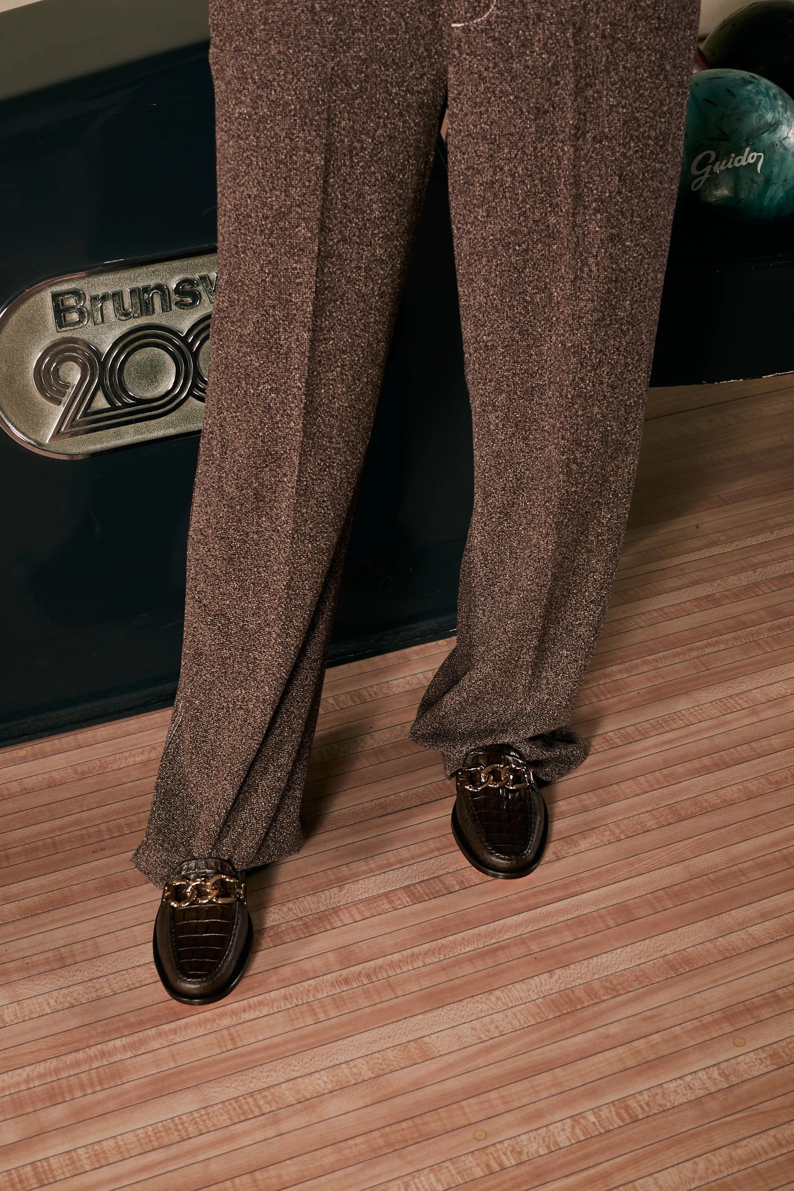 Moccasin 5327 Chain Dark Brown