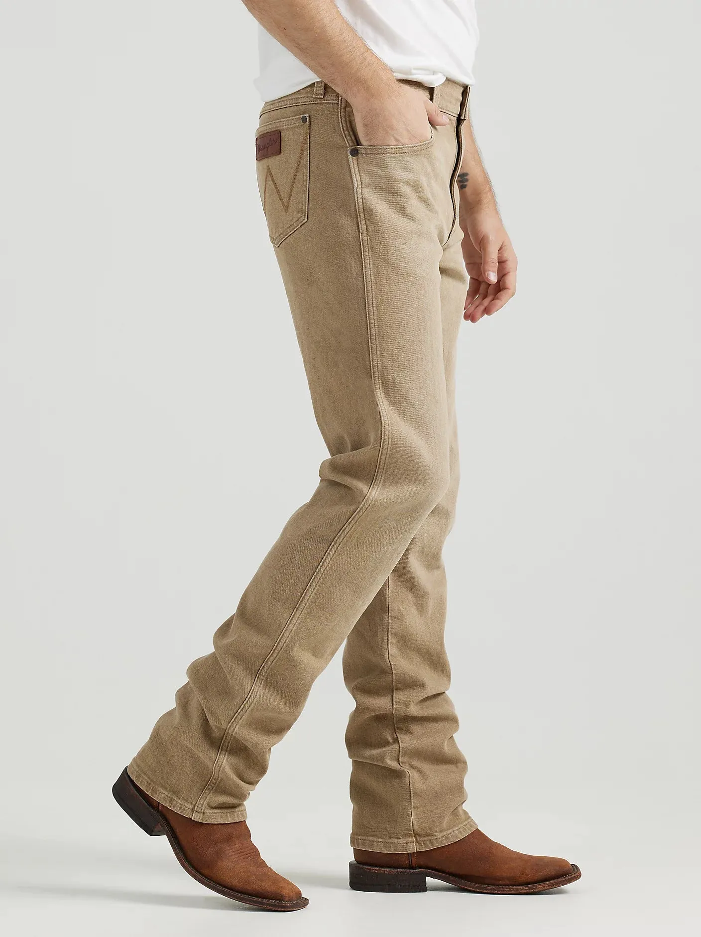 Wrangler Men's Retro Slim Fit Straight Leg Jean Saddle 112345014